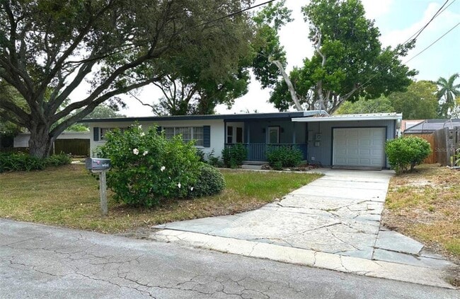 7198 121st Way N in Seminole, FL - Building Photo - Building Photo