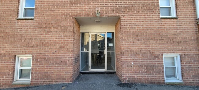 17 Cuozzo St, Unit 4B in Belleville, NJ - Building Photo - Building Photo