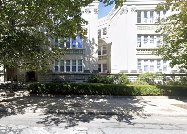 324 Saint Paul St, Unit 2