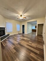 127 Poplar Ave, Unit 1 in Norfolk, VA - Building Photo