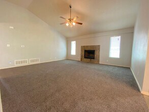 4909 Silver Ranch Ave in El Paso, TX - Building Photo - Building Photo