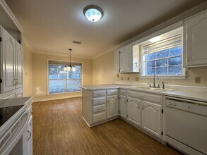 5900 Larry Dr in Texarkana, TX - Building Photo - Building Photo