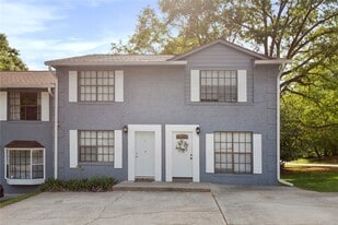 515 N Walnut St in Seneca, SC - Building Photo