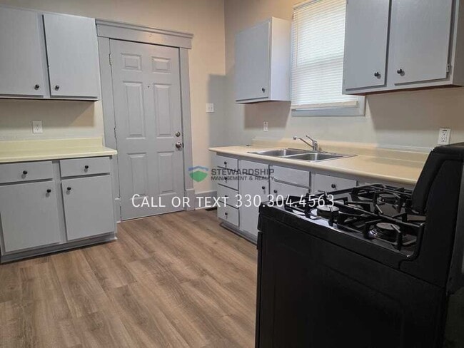 149 Rhodes Ave in Akron, OH - Building Photo - Building Photo