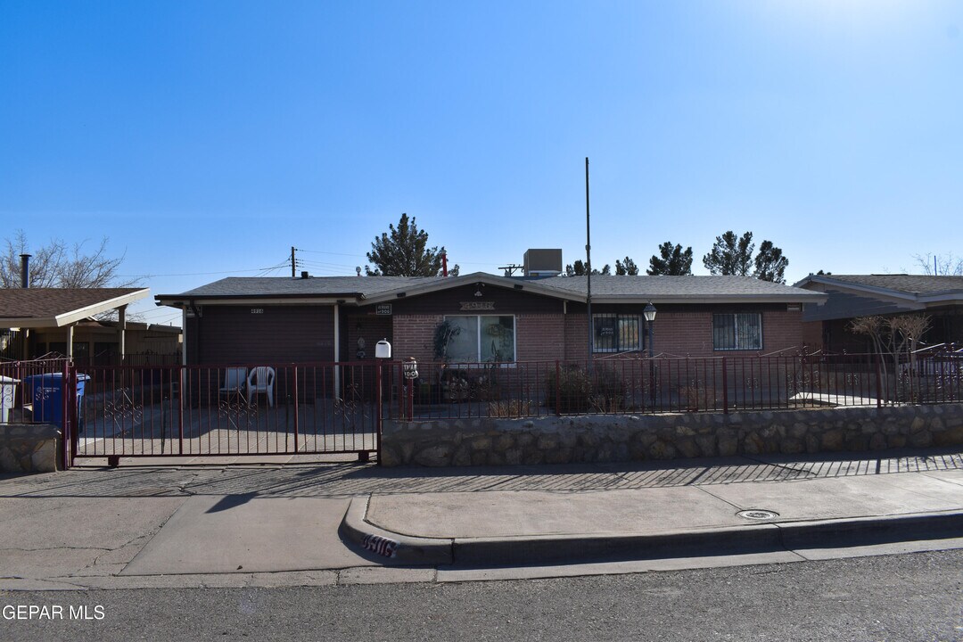 4916 Mcgregor Dr in El Paso, TX - Building Photo