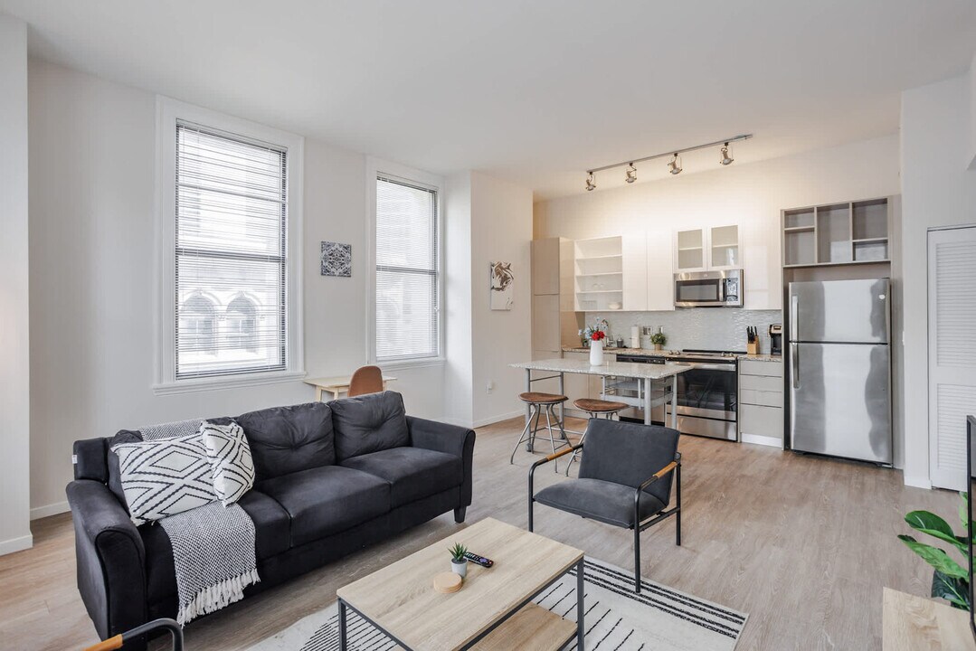 1 W 4th St in Cincinnati, OH - Building Photo