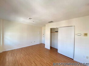 1126 Boylston St, Unit 501 in Boston, MA - Building Photo - Building Photo