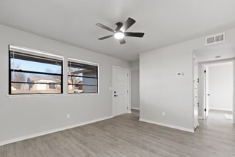 1304 Pinewood Ct in Midwest City, OK - Foto de edificio - Building Photo