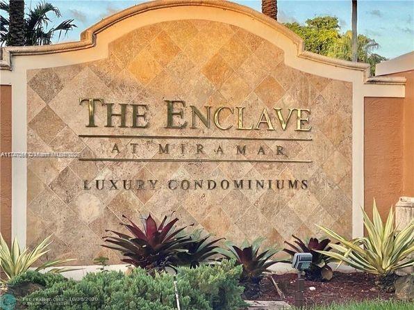 2091 Renaissance Blvd in Miramar, FL - Foto de edificio