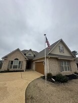 1817 Atlanta Ave in Oxford, MS - Building Photo