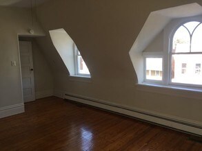 2207 W Grace St-Unit -B in Richmond, VA - Building Photo - Building Photo