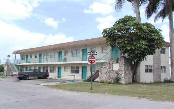 40 NE 9th St in Homestead, FL - Building Photo - Building Photo