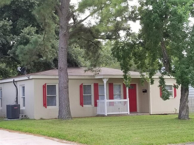 417 13th St N in Texas City, TX - Building Photo - Building Photo