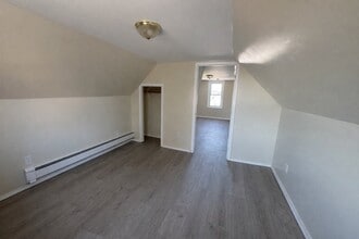 446 Baker Pl in Perth Amboy, NJ - Building Photo - Building Photo