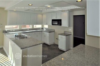 10007 N Glowing Forge Ct in Las Vegas, NV - Building Photo - Building Photo