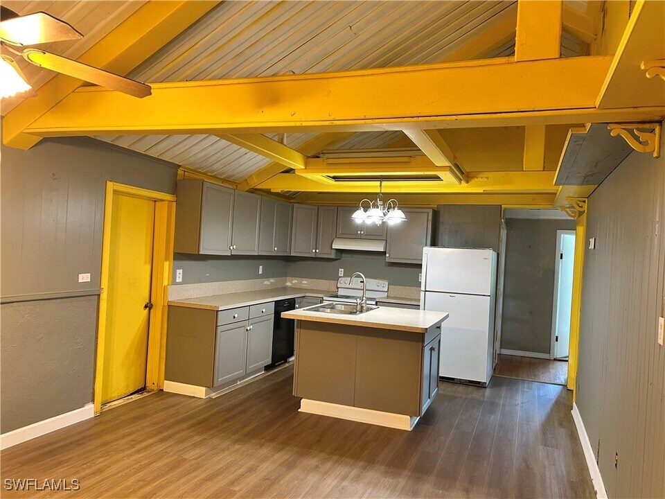 10511 Orange River Blvd in Ft. Myers, FL - Building Photo