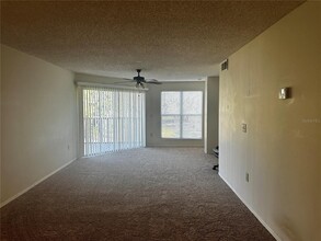 10122 Winsford Oak Blvd in Tampa, FL - Building Photo - Building Photo