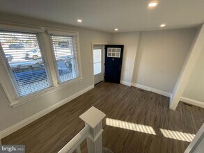 760 W Railroad Ave in Bryn Mawr, PA - Building Photo - Building Photo