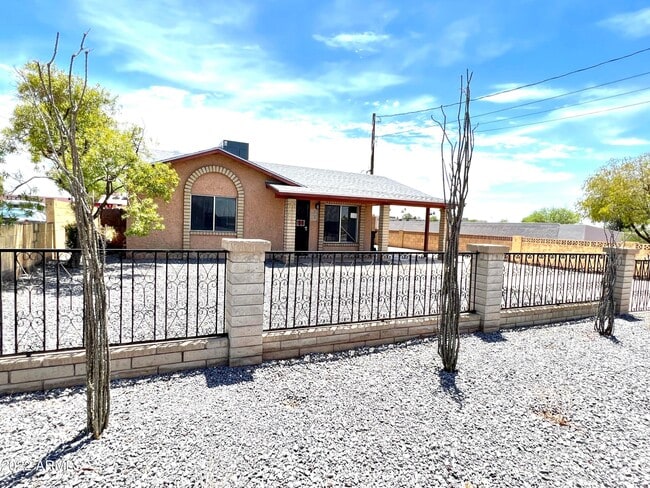 property at 2235 E Victory Dr