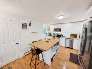 11 Vestry St in Beverly, MA - Building Photo - Building Photo