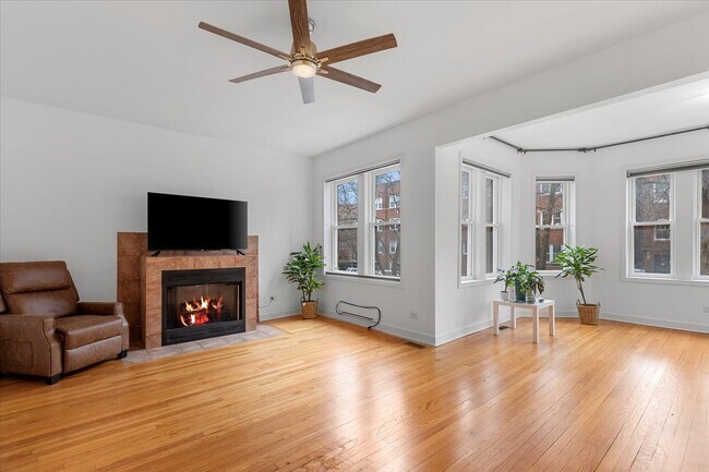 6445 N Greenview Ave in Chicago, IL - Building Photo - Building Photo