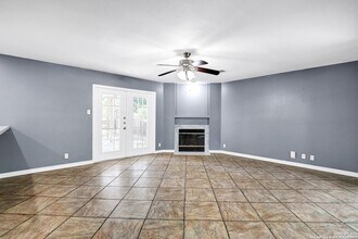 13211 Lost Lake Dr in San Antonio, TX - Building Photo - Building Photo