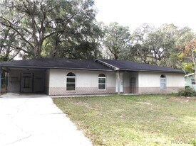 1002 Leroy Bellamy Rd in Inverness, FL - Building Photo