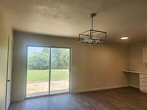 3311 S 126th E Ave in Tulsa, OK - Foto de edificio - Building Photo