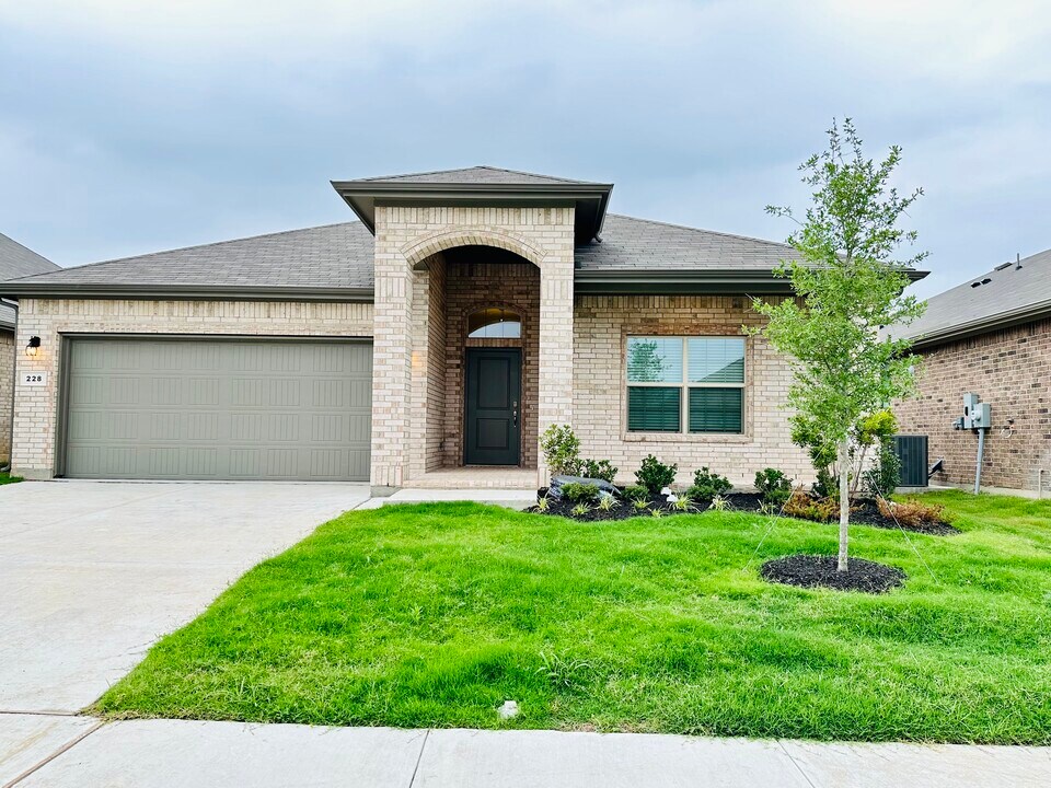 228 Herbert Pk Dr in Fort Worth, TX - Building Photo