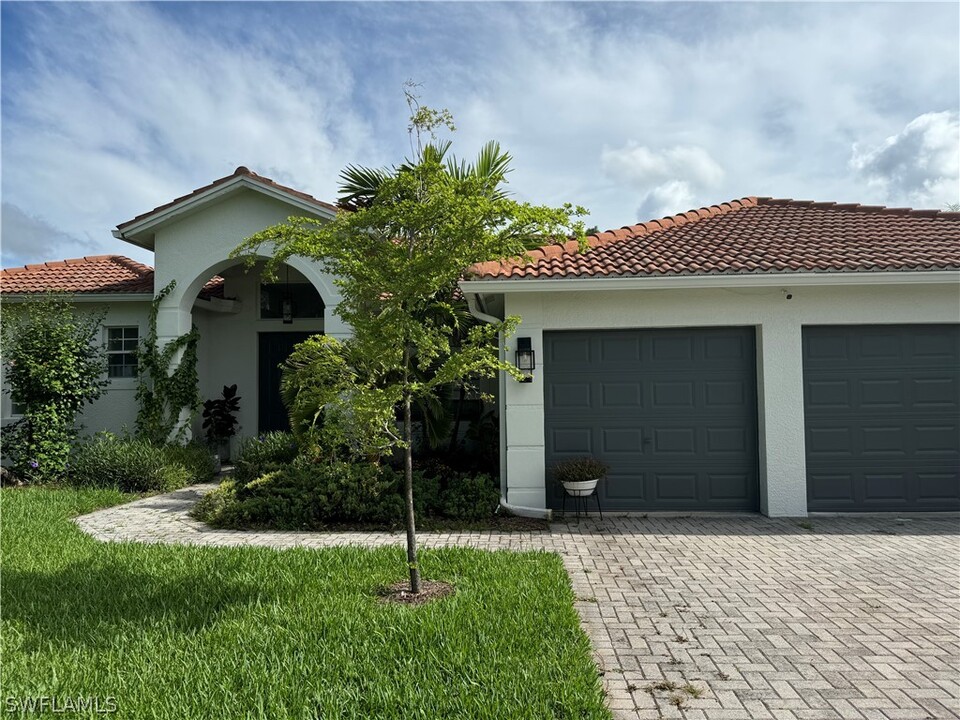 3567 58th Ave NE in Naples, FL - Building Photo