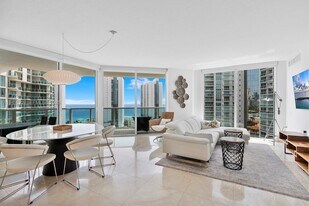 200 Sunny Isles Blvd in Sunny Isles Beach, FL - Building Photo
