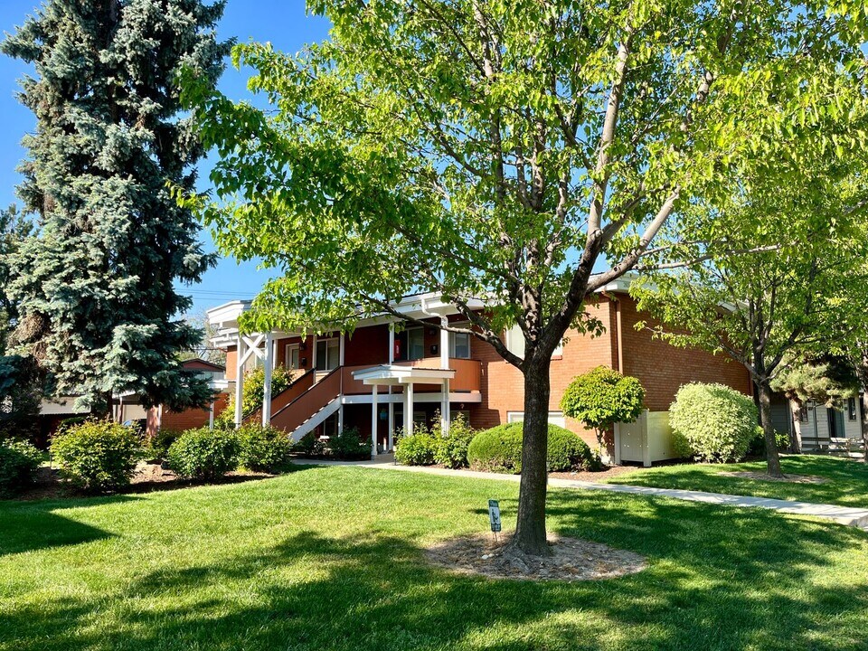 Pleasanton in Boise, ID - Building Photo
