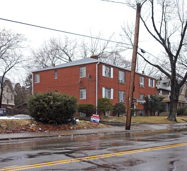 240 S Portage Path in Akron, OH - Building Photo - Building Photo