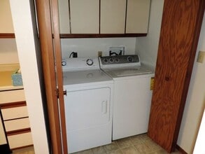 460 Peterson St in Iowa City, IA - Building Photo - Building Photo