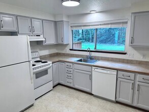 821 Kaiser Rd NW, Unit 4A in Olympia, WA - Building Photo - Building Photo