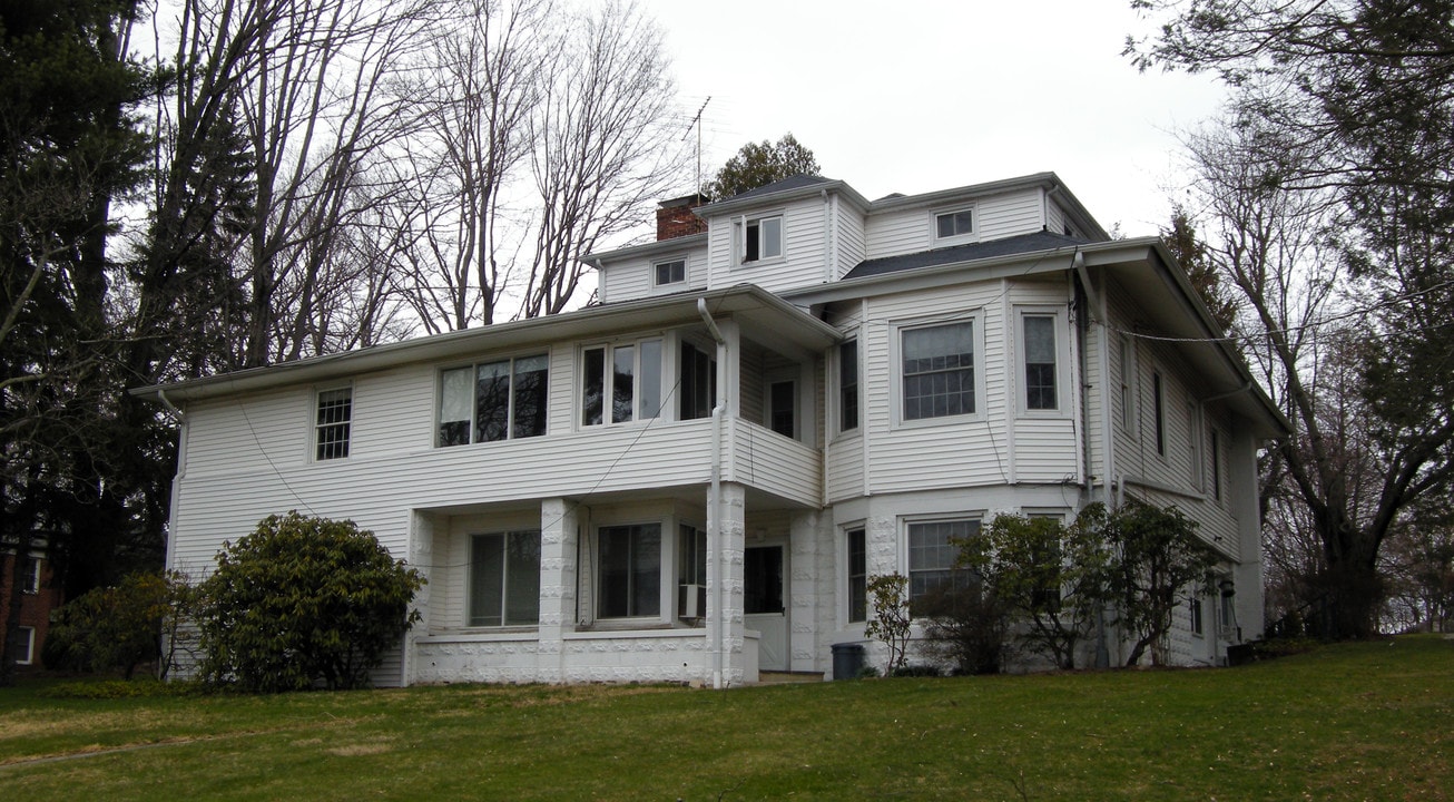 184 Park St in New Canaan, CT - Foto de edificio