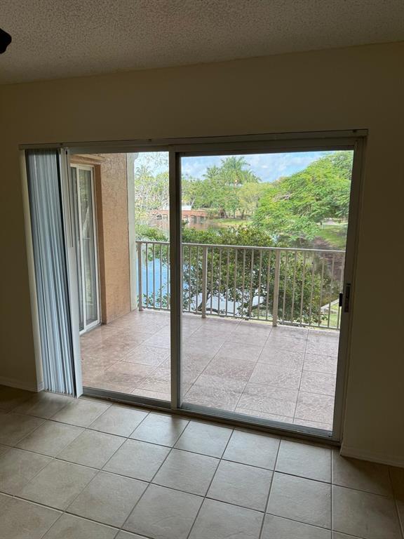 3830 Lyons Rd, Unit 3830 in Coconut Creek, FL - Building Photo - Building Photo