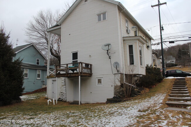 105 College Ave in Factoryville, PA - Building Photo - Building Photo