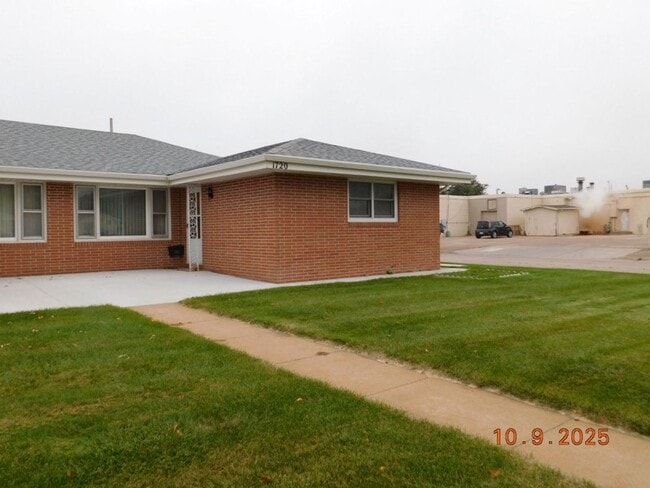 1720 Short St in North Platte, NE - Foto de edificio - Building Photo