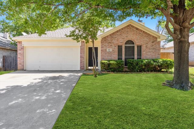 property at 3933 Parkhaven Dr