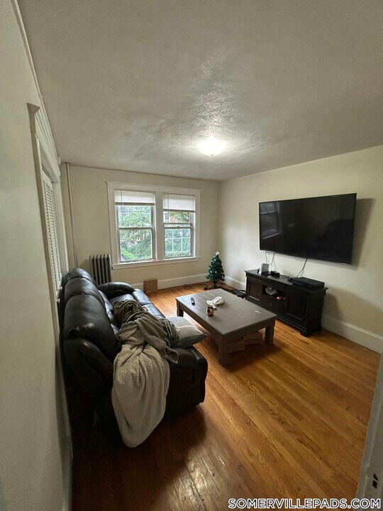 157 Summer St in Somerville, MA - Building Photo