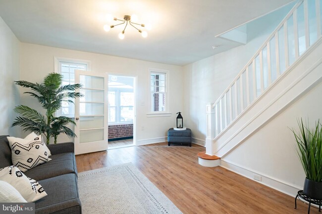 2547 Ann St photo'