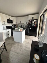 303 Arabian Rd in Palm Springs, FL - Foto de edificio - Building Photo