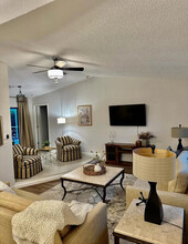 1535 Ultramarine Ln in Punta Gorda, FL - Foto de edificio - Building Photo