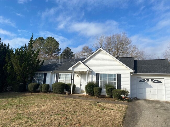 6153 Lauren Ln in Rex, GA - Building Photo - Building Photo