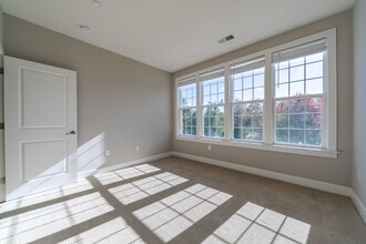 Marlton Gateway Apartments in Marlton, NJ - Building Photo - Building Photo