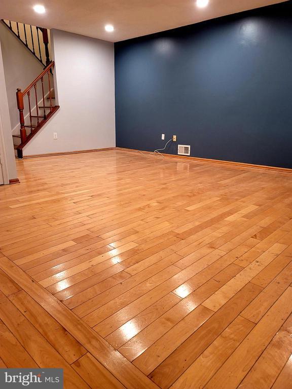 219 Kempsey Dr in North Brunswick, NJ - Building Photo - Building Photo