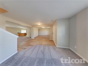 6953 W Briar Park View in New Palestine, IN - Building Photo - Building Photo