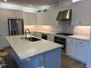 461 Snowdrop Ln in Santa Paula, CA - Foto de edificio - Building Photo