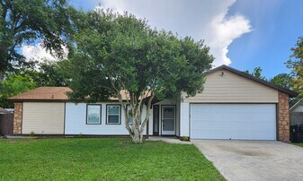 680 Roger Sherman St in Orange Park, FL - Building Photo